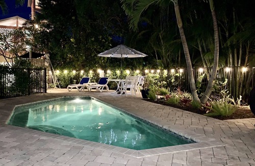Anna Maria House | BEST LOCATION! NORTH END OF ANNA MARIA, FL , STEPS TO BEACH & DINING , UNIT B