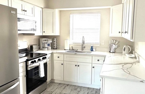 Anna Maria House | BEST LOCATION! NORTH END OF ANNA MARIA, FL STEPS TO BEACH & DINING - LOWER UNIT