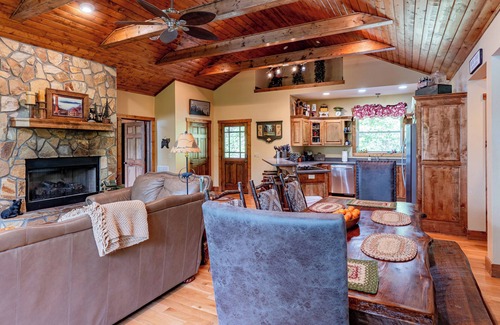 Topton Cabin | BEST LOCATION ON THE LAKE. STUNNING VIEWS FROM EVERY ROOM; RIGHT ON THE WATER.