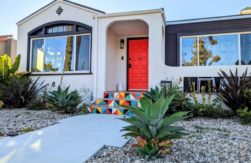 Los Angeles House | Best Location! Sunny & LUX LA home near everything