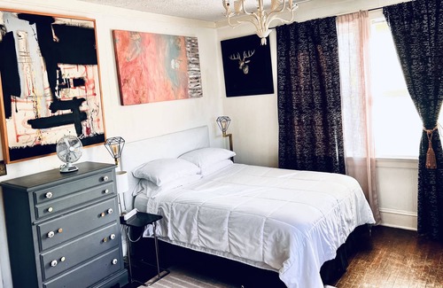 Poncey-Highland Apartment | Best location Vintage Studio -with parking spot