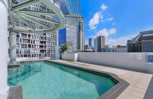Brisbane Central Business District Apartment | Best of Brissie - Chic Resort-style CBD Living