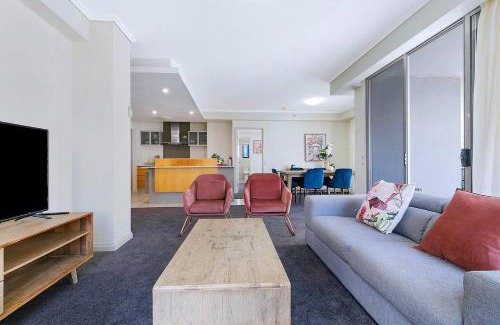 Brisbane Central Business District Apartment | Best of Brissie - Chic Resort-style CBD Living