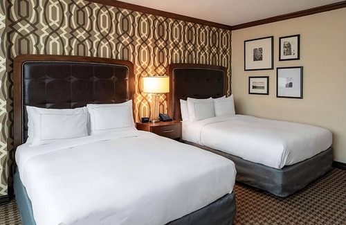 Alexandria West Hotel | Best Place to Unwind! 2 Swimming Pools, Onsite Parking, Pets Allowed!