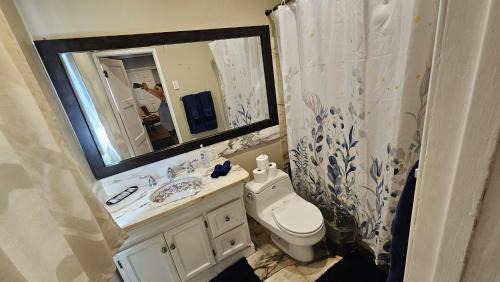 West Hollywood House | Best Prime Location 1 BD 1 Bath House