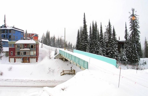 Silver Star Mountain Ski Chalet | Best Ski-In/Ski-Out On The Mountain! Newly Renovated Extremely Comfortable Suite