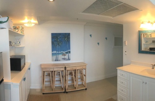 Galt Mile Apartment | Best Studio Location In The Building With Unobstructed Water View Balcony