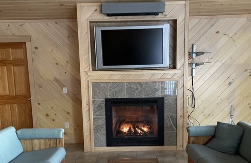 Otis House | Best Vacation Lake House