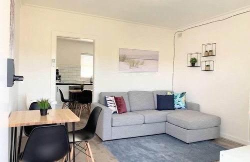 Campbelltown Condo | Best value 3 bedroom upstairs unit with balcony. 1 bathroom. 1 free car park. Unlimited NBN WIFI inc