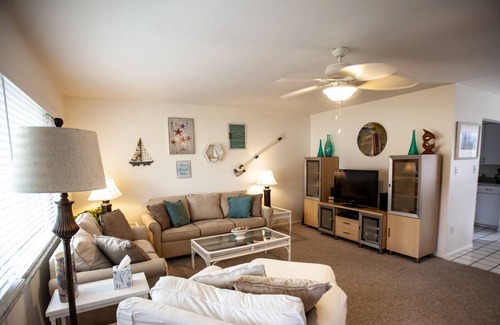 South Gate Ridge House | Best Value 3BR/2BA Pool Home 10 min from Siesta