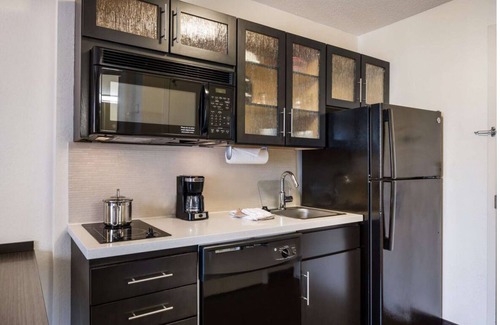 Far North Dallas Apartment | Best Value, Quality Stay! 2 Comfortable Units, Near Museum of Biblical Art