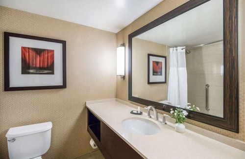 Los Angeles Resort | Best Value, Quality Stay! Close to Automobile Driving Museum, w/Shuttle!