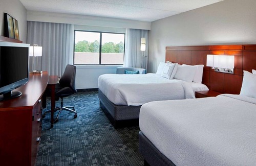 Morrisville Resort | Best Value, Quality Stay! Pets Allowed, Swimming Pool, Free Airport Shuttle!