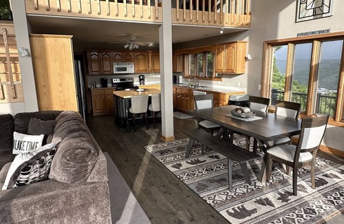 Byrdstown House | Best View and Location on Dale Hallow Lake!nVery Private and Beautiful.