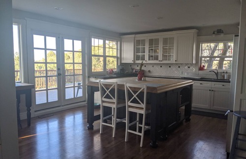 Prescott House | Best View in Prescott, 5 min to DT, Hot Tub, King sized bed!