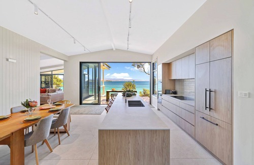 Culburra Beach House | BEST VIEWS IN CULBURRA - Absolute Beachfront, Newly renovated, EV Charger access