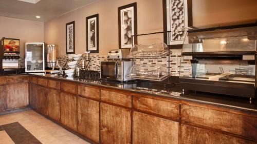 Abbeville Hotel | Best Western Abbeville Inn and Suites