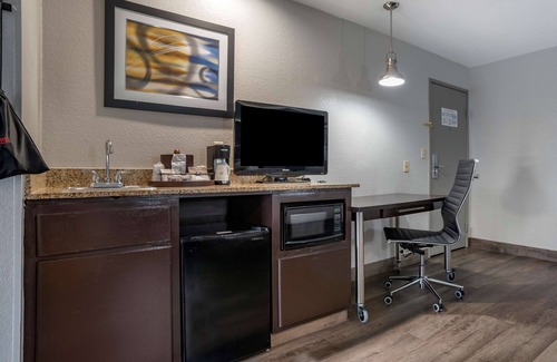 Homewood Hotel | Best Western Carlton Suites