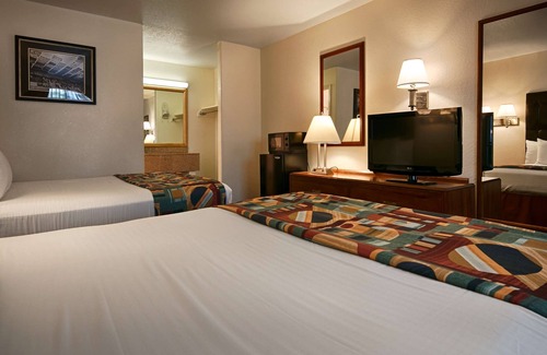 Needles Hotel | Best Western Colorado River Inn