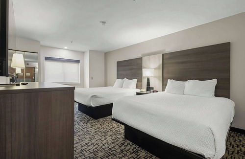 Batavia Hotel | Best Western Crown Inn & Suites