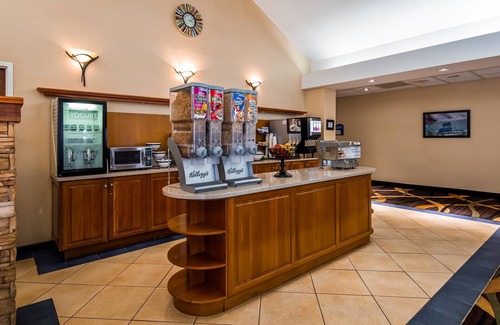 Cheektowaga Hotel | Best Western Galleria Inn & Suites