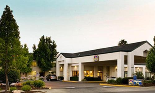 Concord Hotel | Best Western Heritage Inn