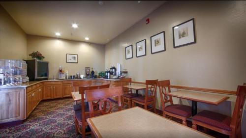 Delano Hotel | Best Western Liberty Inn