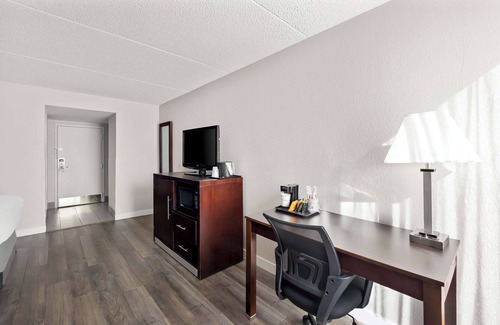 Saint Marys  Allen County Hotel | Best Western Luxbury Inn Fort Wayne