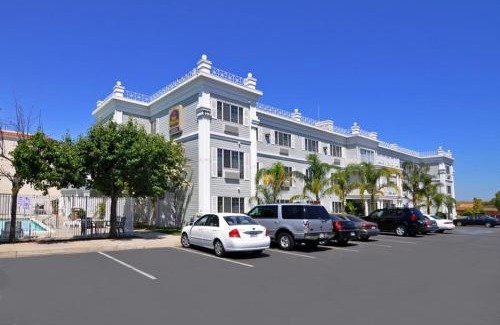 Tracy Hotel | Best Western Luxury Inn