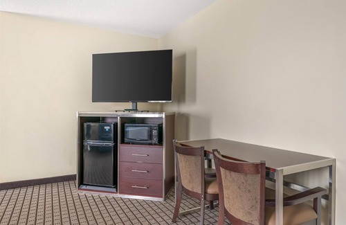 Sturgeon Bay Hotel | Best Western Maritime Inn