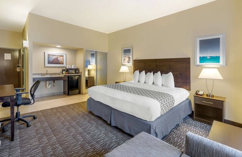 Naples Hotel | Best Western Naples Plaza Hotel