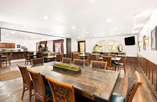 La Pine Hotel | Best Western Newberry Station
