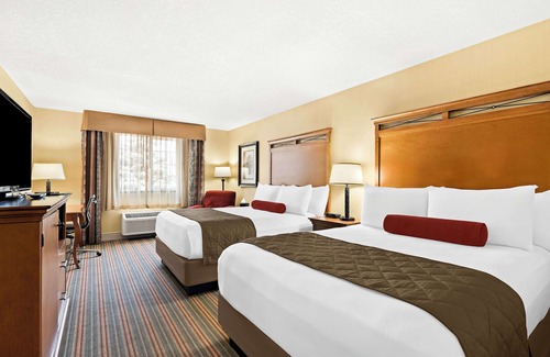 La Pine Hotel | Best Western Newberry Station