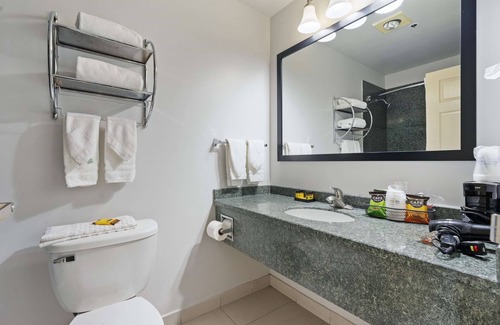 Westmont Hotel | Best Western Oakbrook Inn