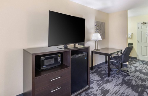 Frankfort Hotel | Best Western Parkside Inn