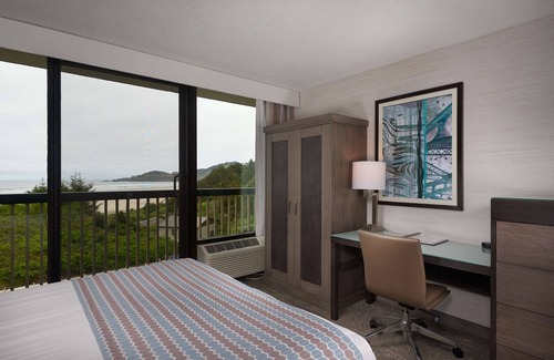 Newport Hotel | Best Western Plus Agate Beach Inn