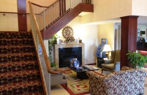 Burlington Hotel | Best Western Plus Burlington Inn & Suites