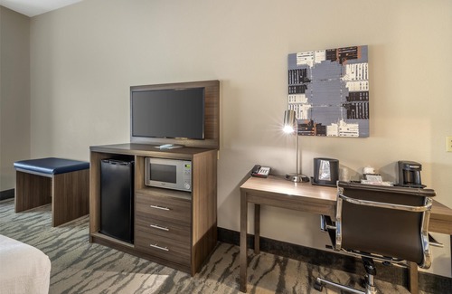 Bentonville Hotel | Best Western Plus Castlerock Inn & Suites