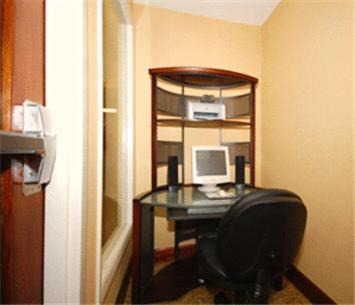 Southwest Raleigh Hotel | Best Western Plus Edison Inn