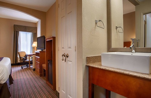 Southwest Raleigh Hotel | Best Western Plus Edison Inn