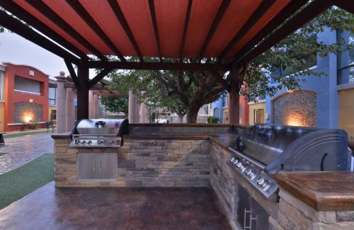 Biggs Field Hotel | Best Western Plus El Paso Airport Hotel & Conference Center