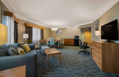 Manchester Hotel | Best Western Plus Executive Court Inn & Conference Center