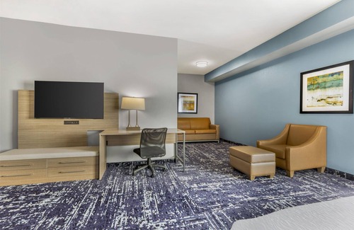 Forest Hill Hotel | Best Western Plus Fort Worth Forest Hill Inn & Suites