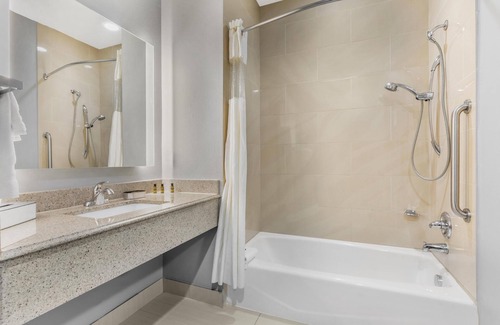 Forest Hill Hotel | Best Western Plus Fort Worth Forest Hill Inn & Suites