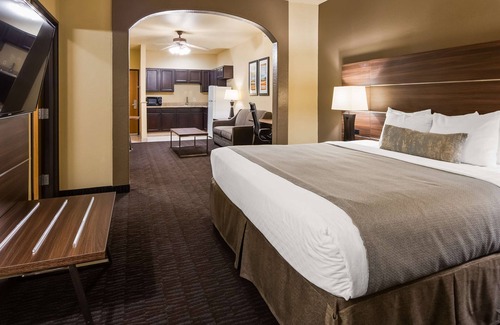 Stone Oak Hotel | Best Western Plus Hill Country Suites