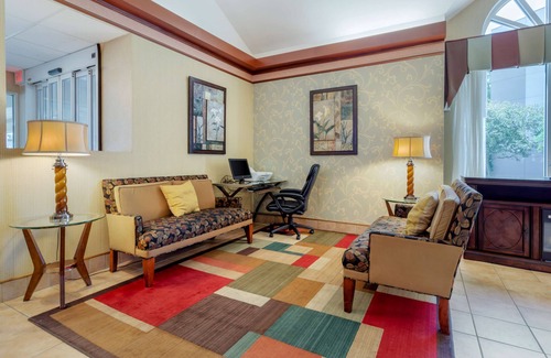 Roanoke Hotel | Best Western Plus Inn at Valley View