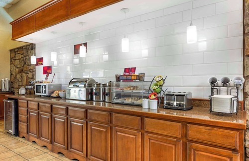 Downtown Branson Hotel | Best Western Plus Landing View Inn & Suites