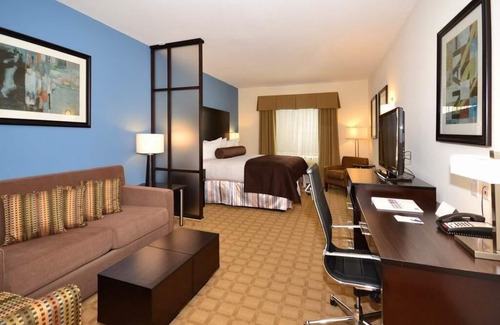 Lytle Hotel | Best Western Plus Lytle Inn & Suites