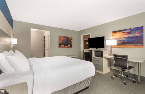Cleveland Hotel | Best Western Plus Magnolia Inn & Suites