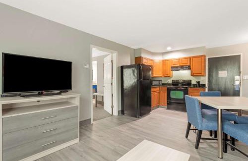 Cleveland Hotel | Best Western Plus Magnolia Inn & Suites